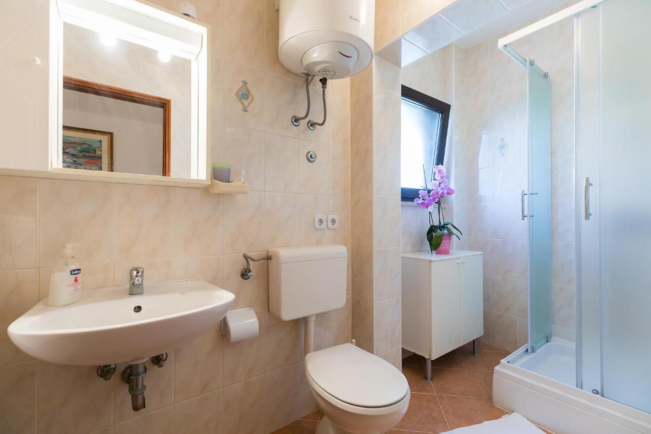 Apartments Marija Funtana Ngoại thất bức ảnh